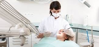 Chirurgien-dentiste / Chirurgienne-dentiste-students.ma