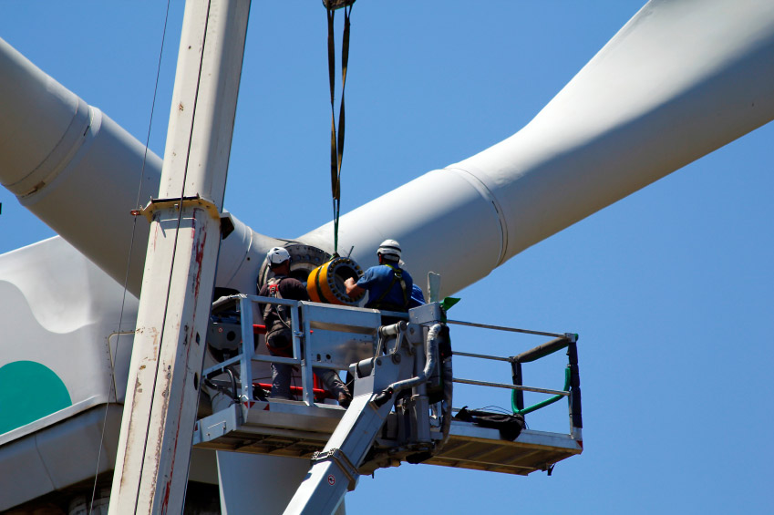 Technicien de maintenance sur éolienne